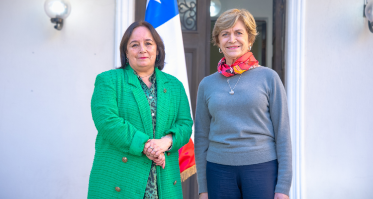 Senadora Aravena entrega respaldo a Evelyn Matthei tras dejar Republicanos: se integró a comité RN