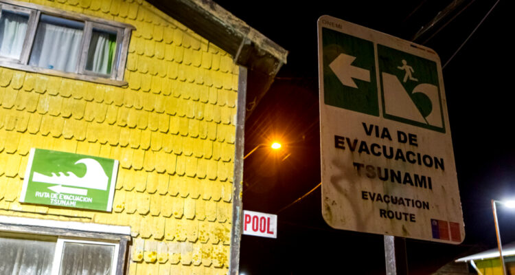 Senapred declara Alerta Amarilla para comunas costeras por tsunami: revisa horas de evacuación