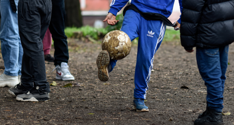 Exigencia de garantías financieras del Servicio de protección especializado amenaza la protección de la niñez
