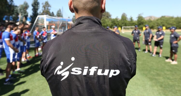 Sifup disparó contra ANFP por carta enviada desde FIFA y filtrada a la prensa.