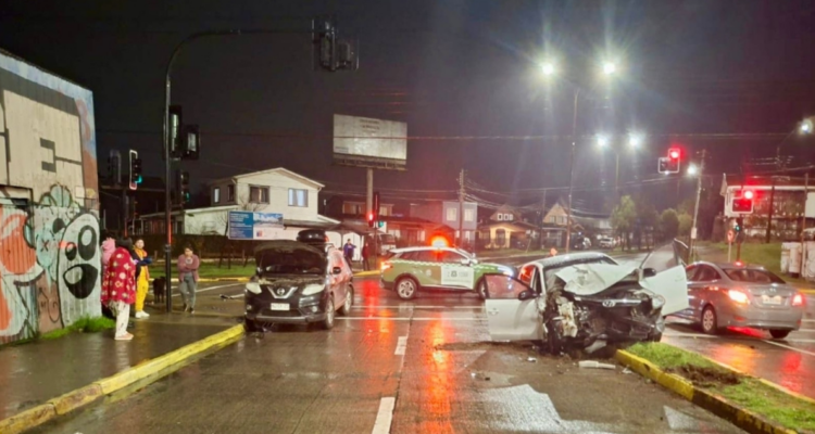 Dos conductores en estado de ebriedad protagonizaron violenta colisión en Valdivia