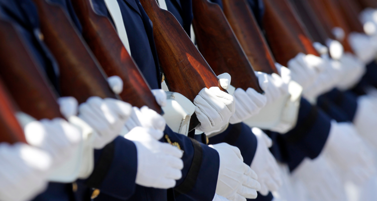 Condenan a 28 años de presidio a sujeto que robó fusiles de guerra desde la Armada en Viña del Mar