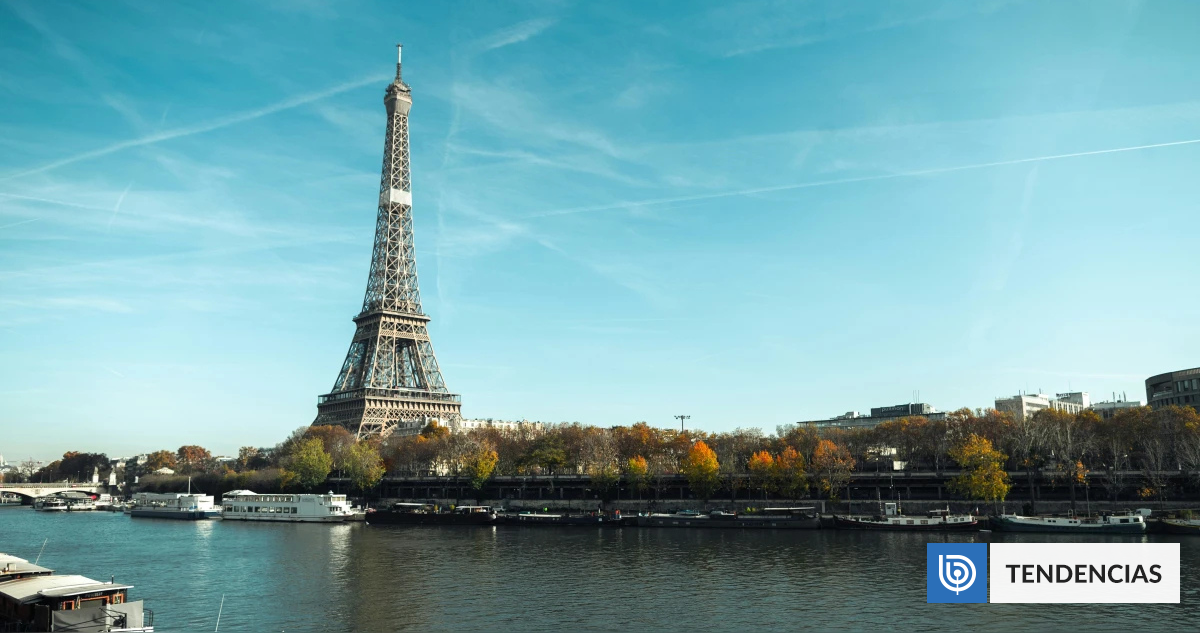 Autorizan a las personas a bañarse en el río Sena de París después de 102 años