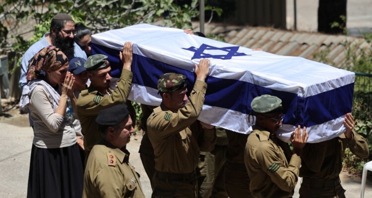 Cinco soldados israelíes mueren por explosivos en el norte de Gaza