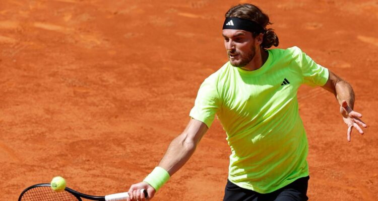 Stefanos Tsitsipas llamó dictador a su entrenador y lo despidió.