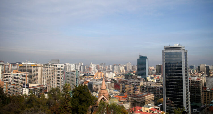 Subsidio al Dividendo: conoce las comunas con más viviendas bajo 4.000 UF en la región Metropolitana