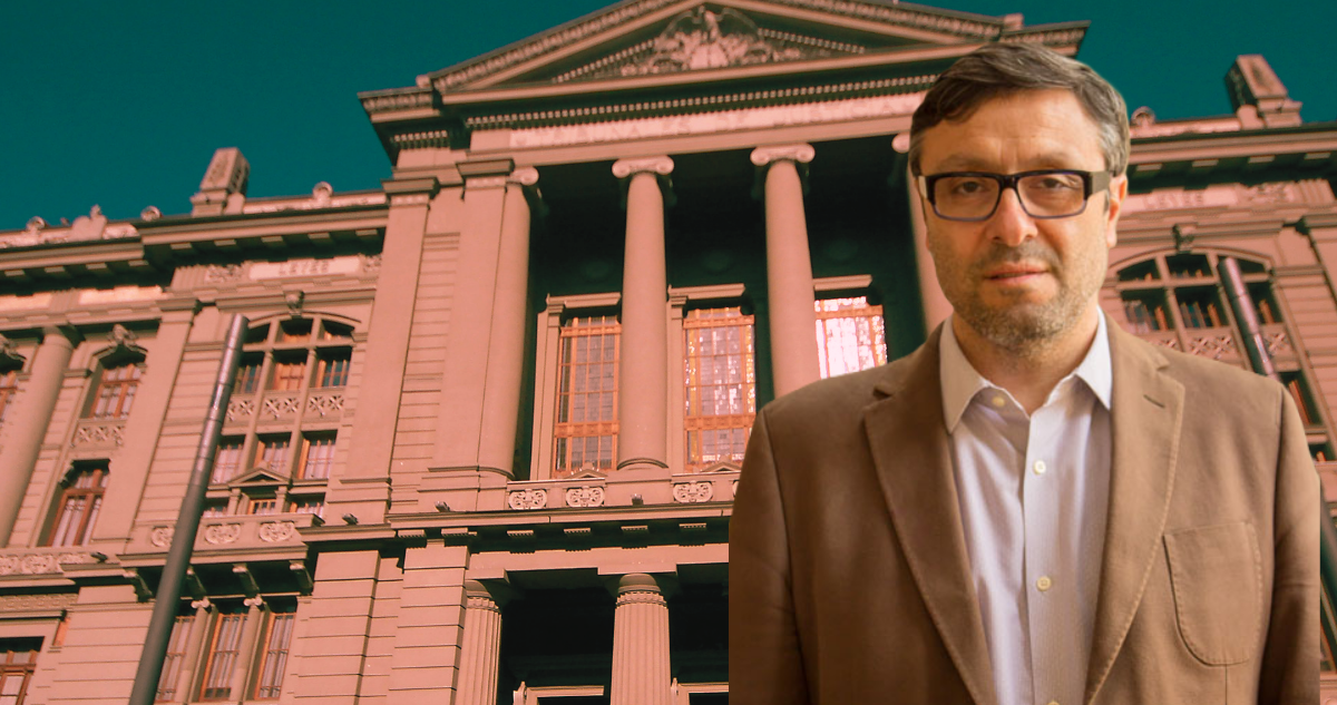 Álvaro Vidal y Corte Suprema detrás.