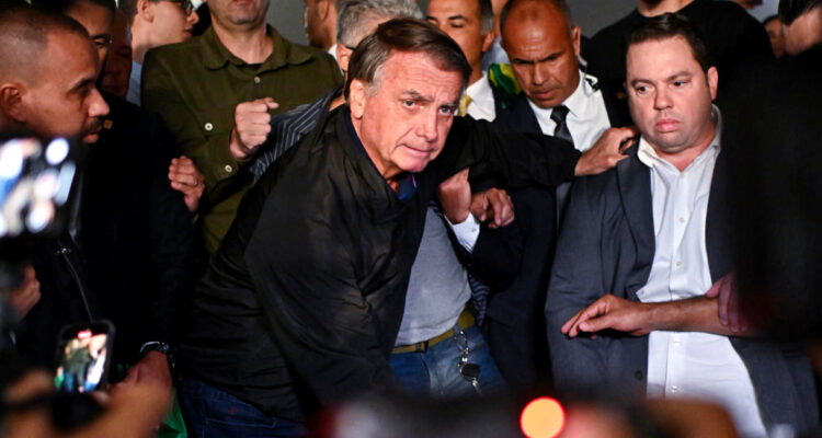 Supremo de Brasil da ultimátum a Jair Bolsonaro para que cumpla cautelar y lo amenaza con cárcel