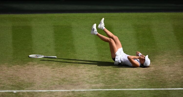 Iga Swiatek arrasa con Amanda Anisimova en final de Wimbledon: partido duró menos de una hora