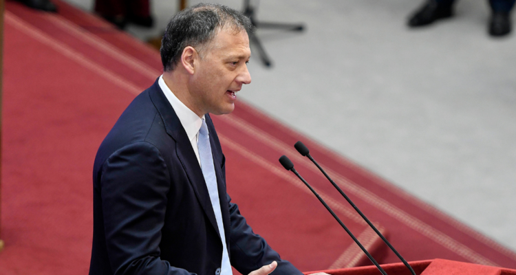 Test de drogas al Ejecutivo y reconstrucción de Valparaíso: las críticas de Castro en Cuenta Pública