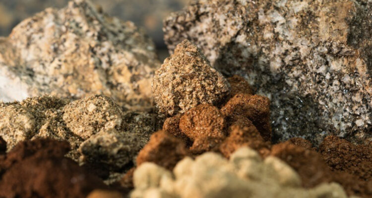 Tierras raras: ¿Puede Penco volverse una comuna minera?