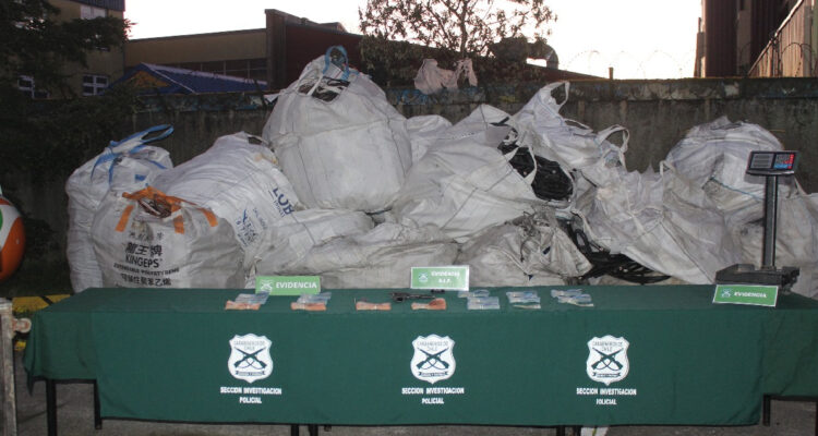 Más de 9 toneladas de cable de cobre y $18 millones en efectivo fueron incautados en Puerto Montt