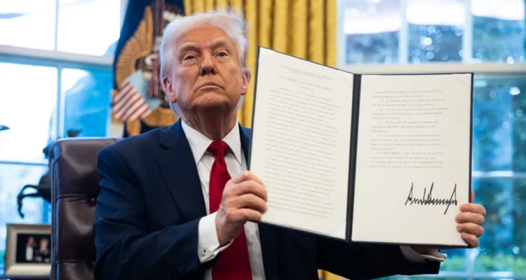 Trump anuncia aranceles de 30% para México y la Unión Europea