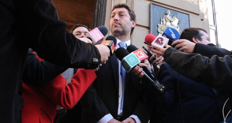 UDI pide pronunciamiento de la CGR por posible “intervencionismo electoral” de Boric en favor de Jara
