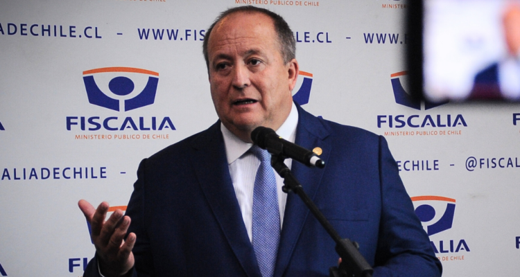 Valencia dice que Fiscalía debería investigar caso de la FACh y sugiere vínculo con el Tren de Aragua