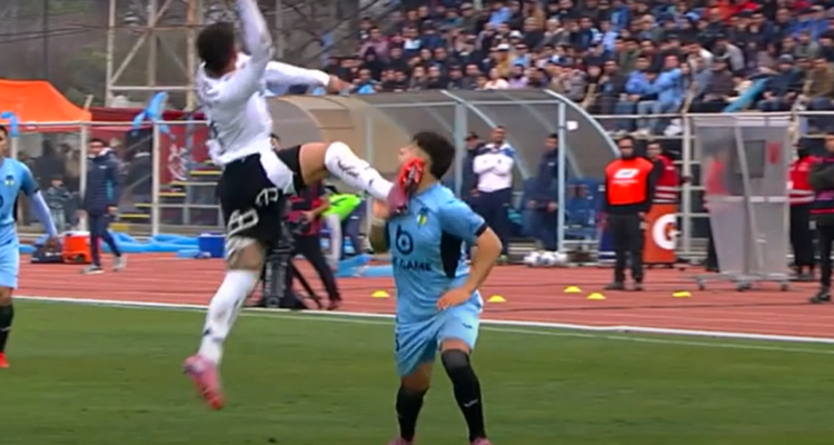 “Era tarjeta roja”: ANFP asume error de árbitro y VAR por patada de Saldivia que ayudó a Colo Colo