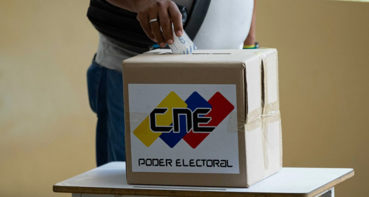 Venezuela realiza elecciones municipales, sin la participación de la oposición mayoritaria