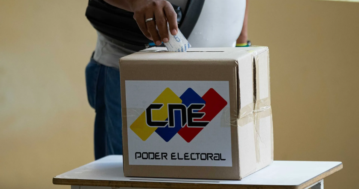 Venezuela realiza elecciones municipales, sin la participación de la oposición mayoritaria