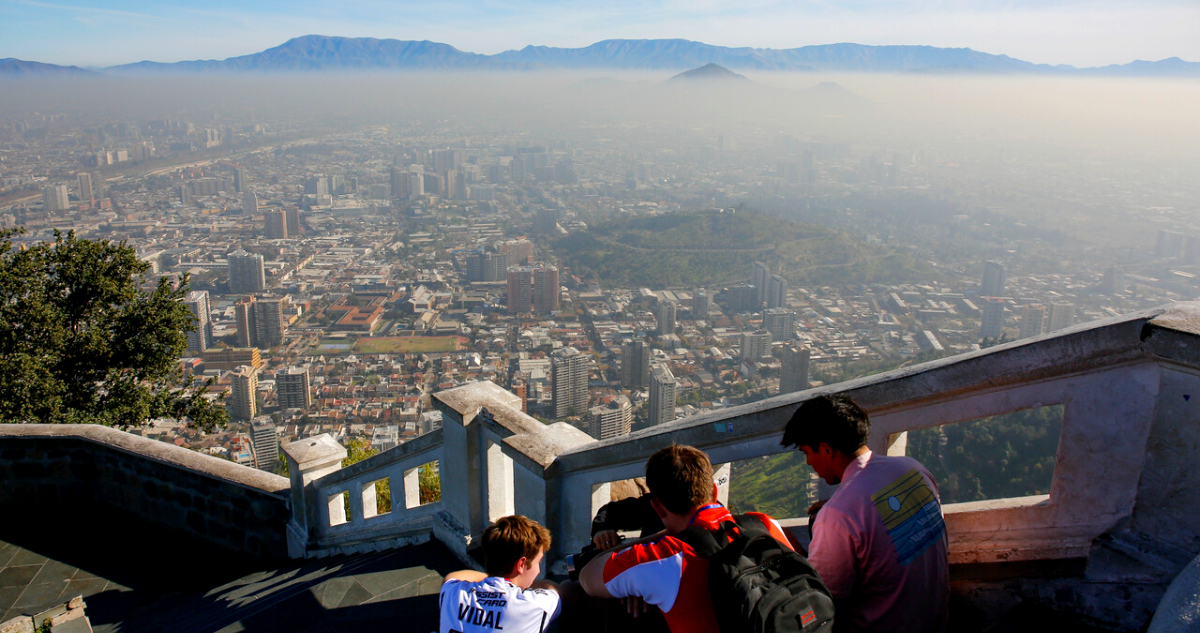 Viernes con Alerta Ambiental para Santiago: revisa la restricción vehicular por mala calidad del aire