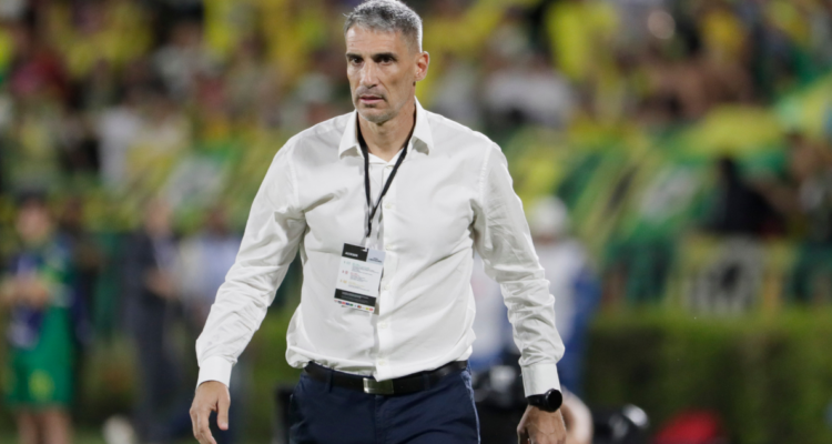 Tenía más títulos que años en el club: mal presente le pasa la cuenta a Juan Pablo Vojvoda en Brasil