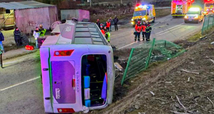 Bus volcado en Arauco cuyo chofer iba bajo los efectos de la cocaína