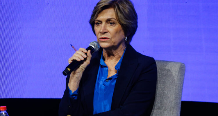 Matthei afirma que no cambiará estrategias de campaña pese a fuerte caída en las encuestas