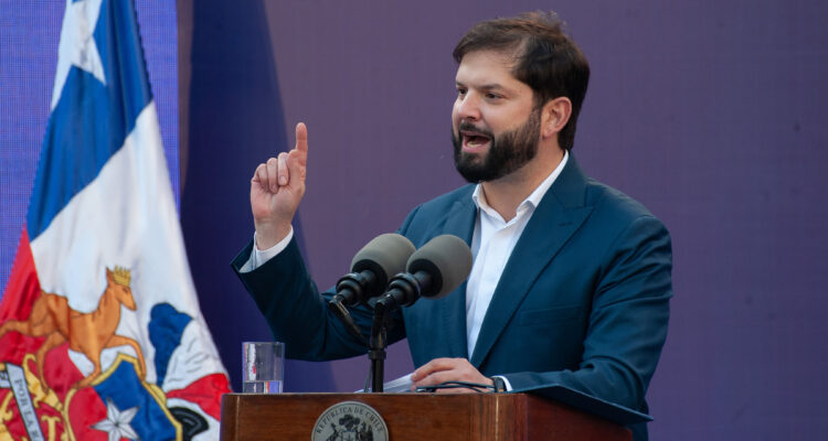 Boric responsabiliza a “organización” por graves incidentes y prioriza “estado” de hinchas de La U