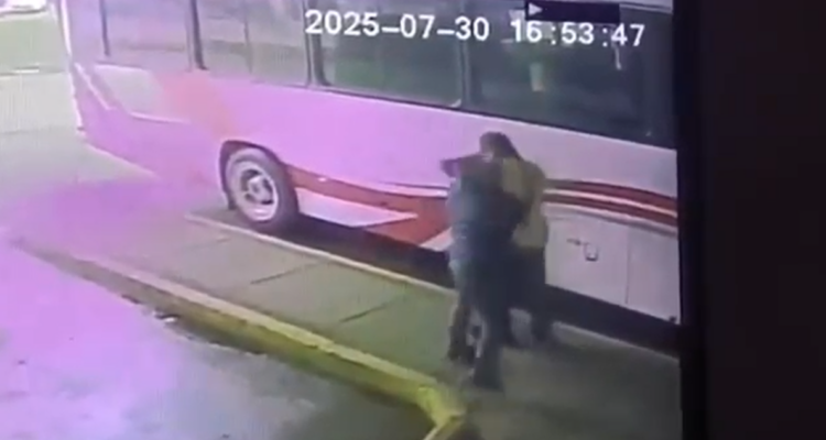 Agresor de inspector en Terminal de Valdivia da su versión y dice que fue agredido con un codazo