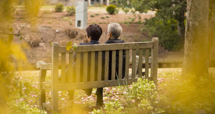 “Es una carga para los jóvenes”: Polémica en Alemania por aumento de la llamada “pensión para madres”