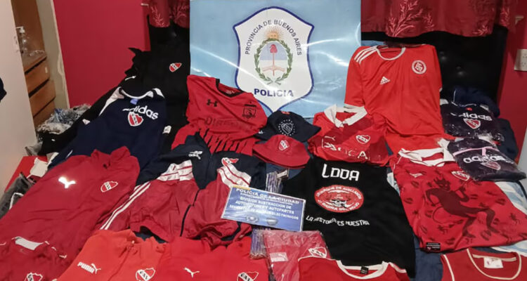 Allanamiento a barra de Independiente Infobae