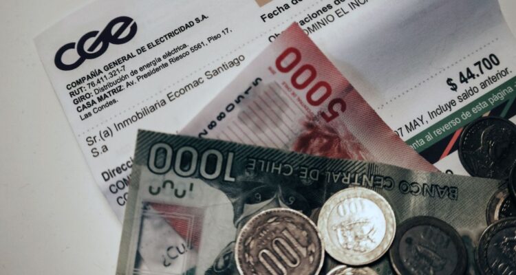 Bancada RN pide al gobierno abrir un llamado extraordinario al subsidio eléctrico por alza de la luz