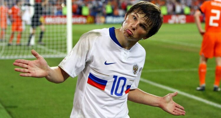 Andrey Arshavin humillando a Países Bajos en la Eurocopa 2008.