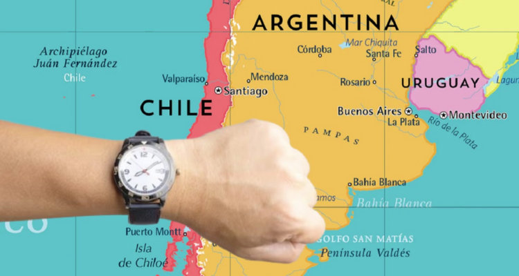Mapa de los husos horarios en Argentina y Chile.
