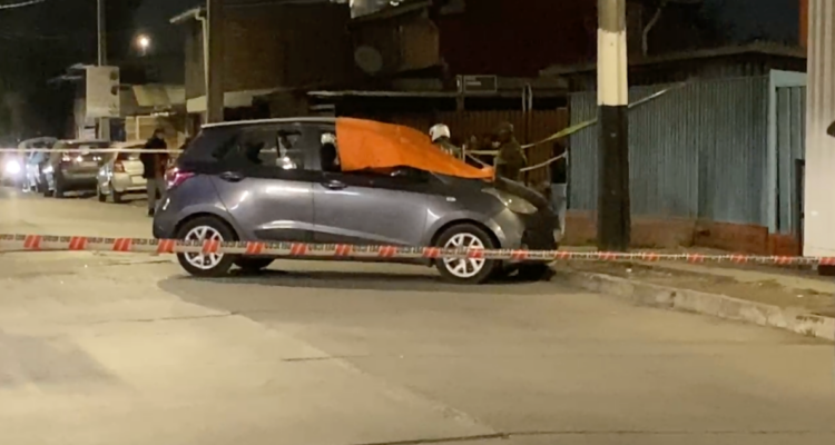 Asesinan a tiros al conductor de un auto en El Bosque: su copiloto quedó herido