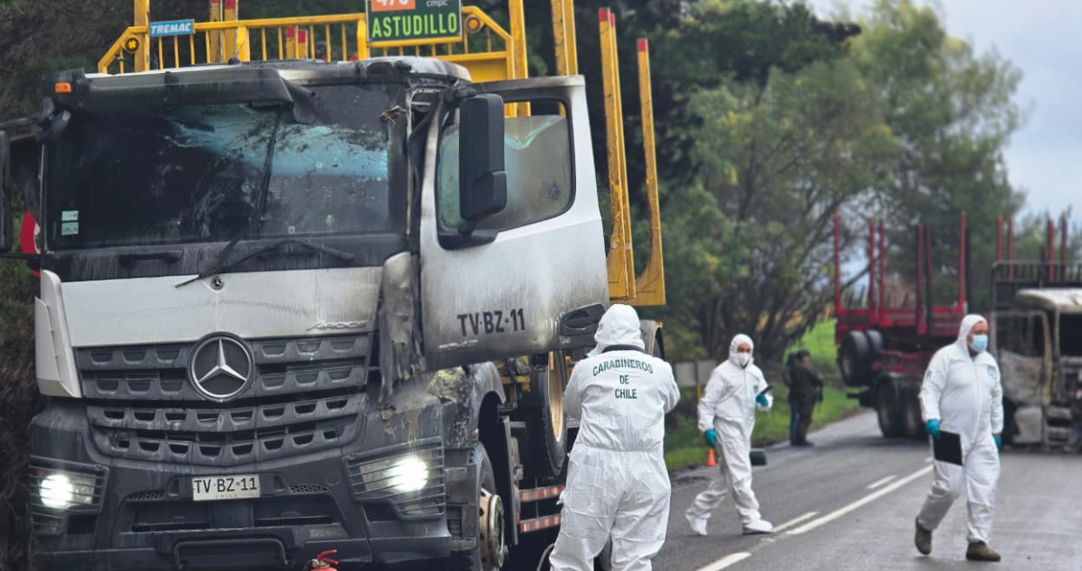 Uno de los camiones afectados por ataque incendiario en Collipulli