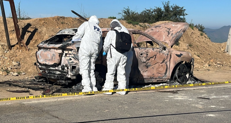 Confirman que auto quemado en cuesta Lo Prado corresponde a víctima asesinada en Curacaví