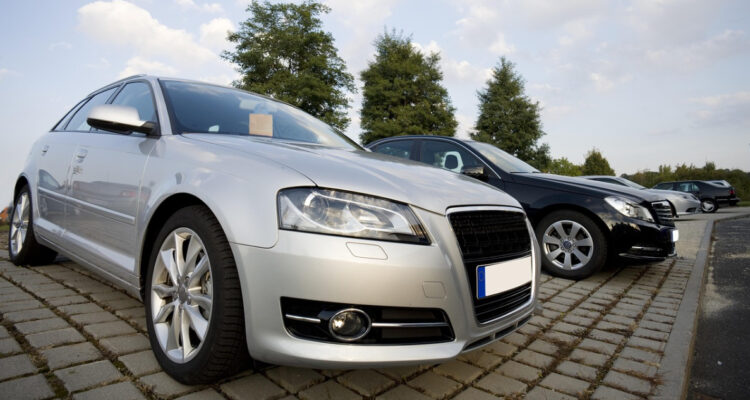 Acuerdo entre Europa y EEUU prevé bajar el arancel a los autos, pero con condiciones