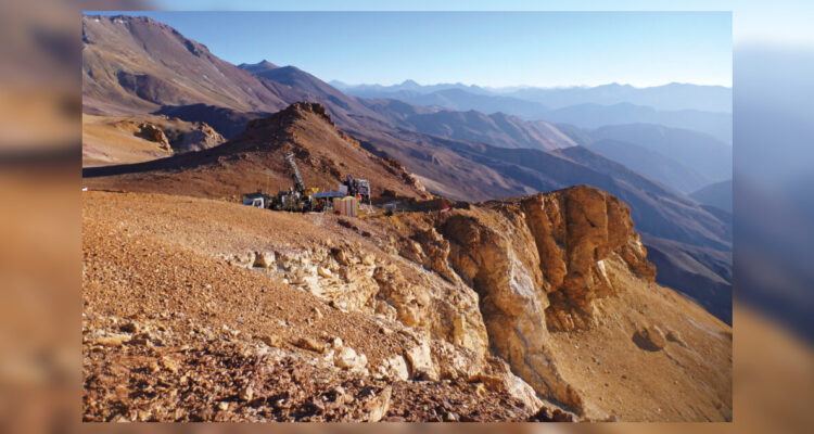 Por US$50 millones: Barrick anuncia la venta de proyecto de oro en Chile a empresa de Singapur