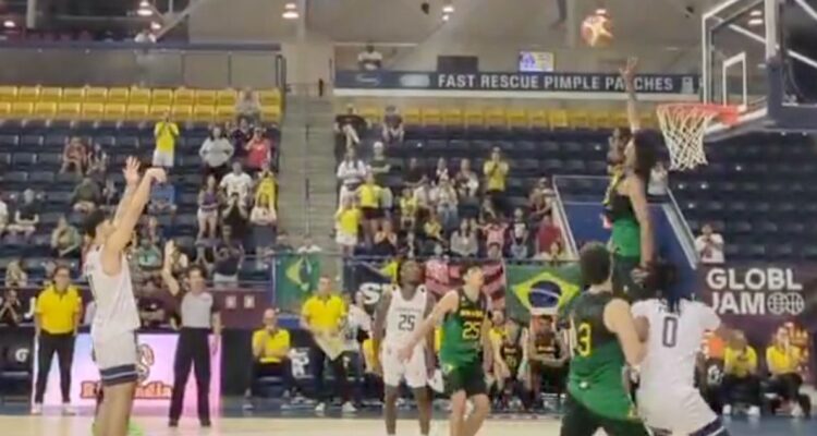 Básquetbol Brasil jugada polémica