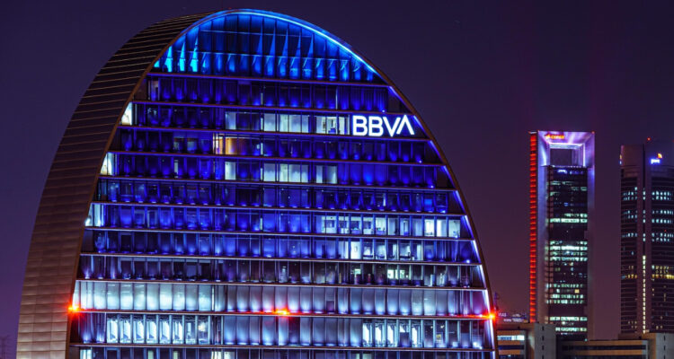 España: BBVA recurre a la justicia ante veto del gobierno a su fusión con Banco Sabadell