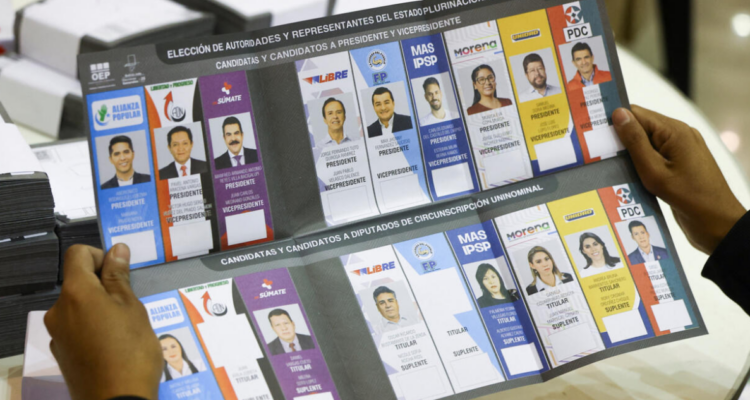 Bolivia decide en las urnas un posible cambio tras dos décadas de continuidad de la izquierda