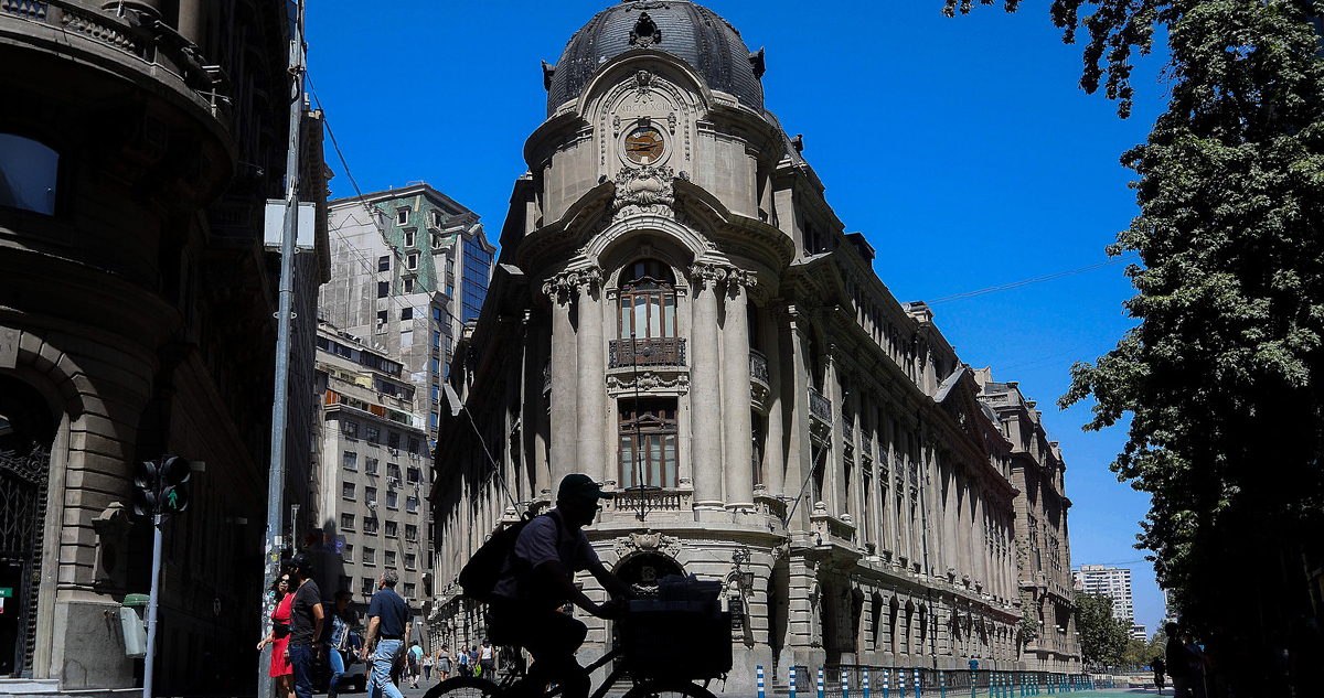 La Bolsa de Santiago confirma conversaciones que podrían terminar en venta de su histórico edificio