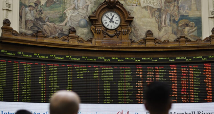 Tras revelarse alza del PIB: Bolsa de Santiago cierra nuevamente en máximo histórico