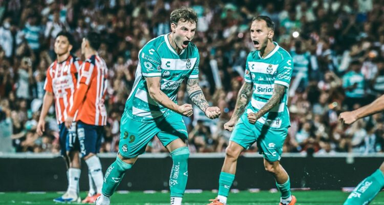 Bruno Barticciotto brilló en triunfo de Santos Laguna en México.