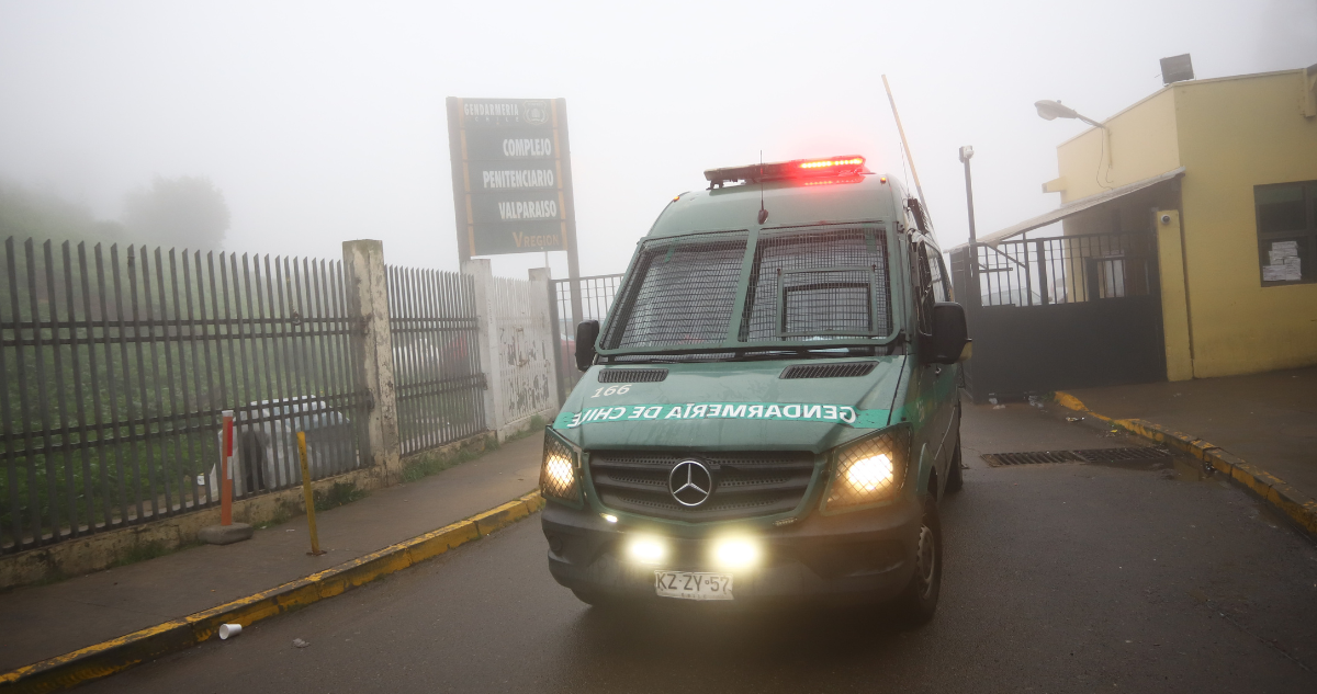 Oficiales de Gendarmería acusan “colapso” de sistema tras fuga de tres reos desde cárcel de Valparaíso