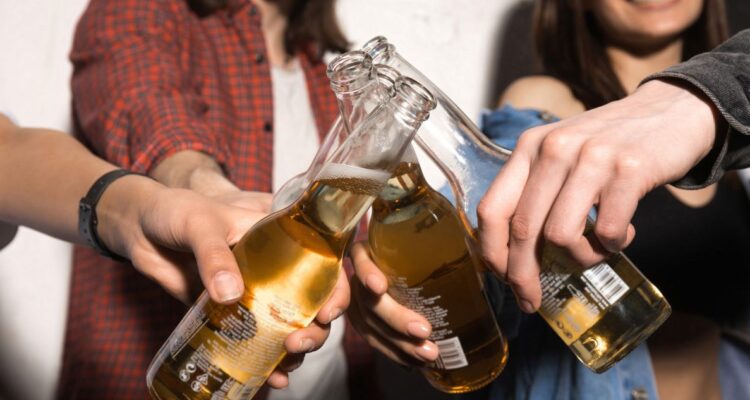 Las cevercerías están cerrando en Alemania porque la generación Z prefiere no tomar alcohol