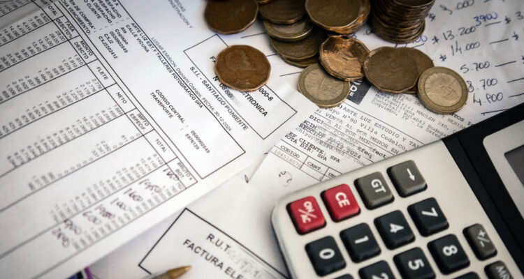 INE reporta que los salarios en Chile continúan al alza ante el control de la inflación