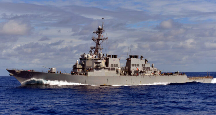 China asegura que “expulsó” a destructor de EEUU que se “adentró” en aguas en disputa
