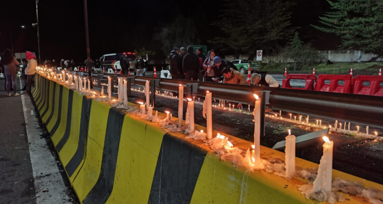 Familia, amigos y compañeros de trabajo realizan velatón en El Teniente.