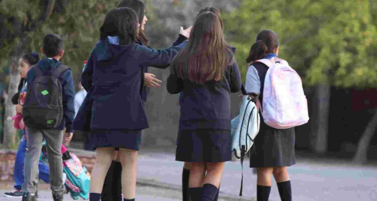 Elige Educar revela déficit docente en Chile: Tecnología entre las asignaturas más impactadas